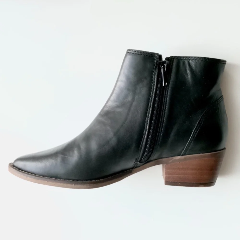 Five Worlds by Cordani Distressed Black Leather Buckle Heeled Ankle Boots Bootie - Picture 7 of 11